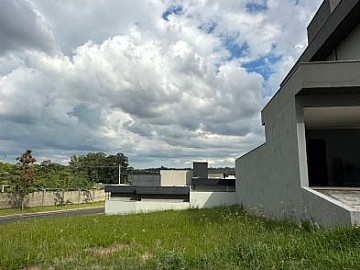 Condom�nio Village Damha 4